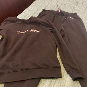 Tommy Hilfiger women’s black NWOT front pockets pants size XS TP/XP top xxs.